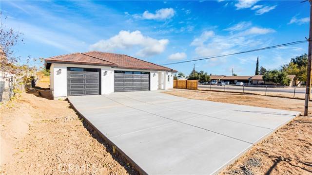 16390 Live Oak Street, Hesperia, CA 92345