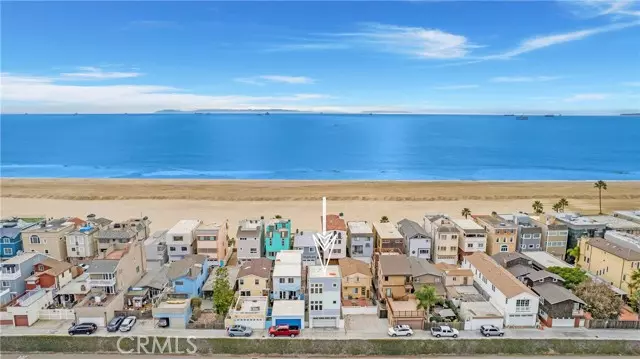 55 B Surfside Avenue, Surfside (seal Beach), CA 90740