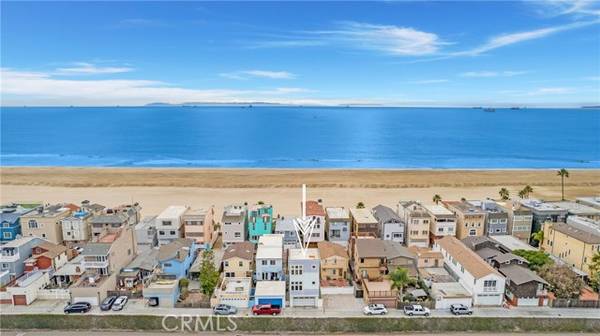 55 B Surfside Avenue, Surfside (seal Beach), CA 90740