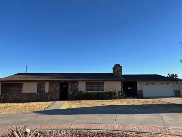 13807 Kiowa Road, Apple Valley, CA 92307