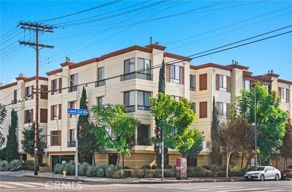 6938 Laurel Canyon Boulevard #101, North Hollywood (los Angeles), CA 91605