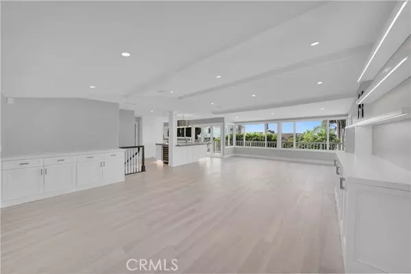 Newport Beach, CA 92663,1717 Cliff Drive