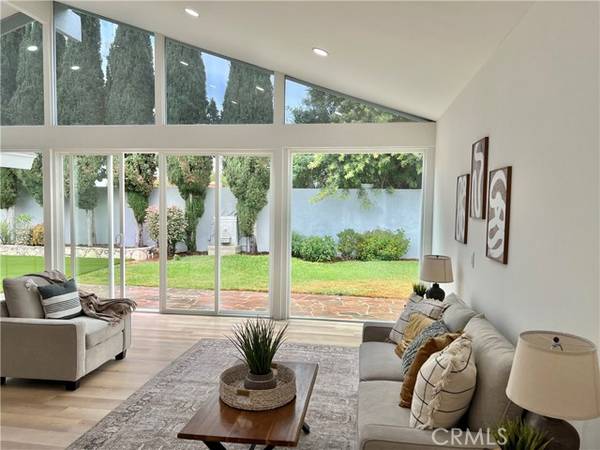 23301 Downland Road,  Lake Forest (el Toro),  CA 92630