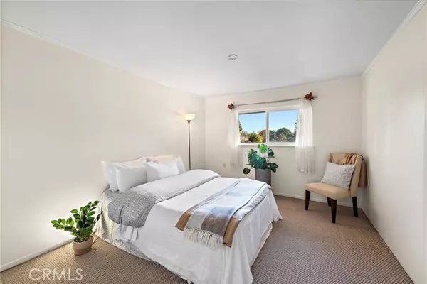 Laguna Woods, CA 92637,2118 Via Puerta #P