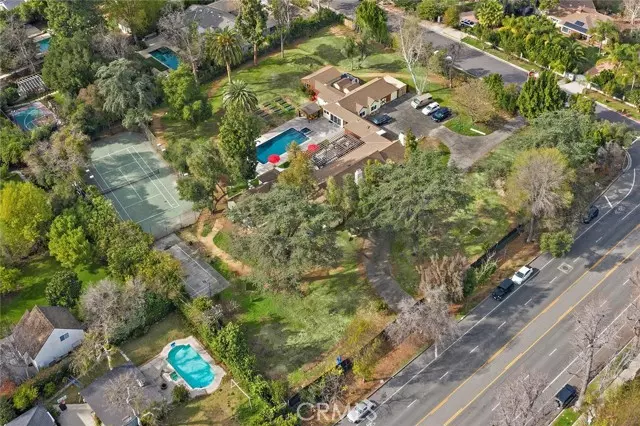 Sherman Oaks (los Angeles), CA 91401,5247 Woodman Avenue