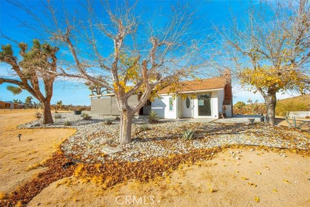 59427 La Crescenta Drive, Yucca Valley, CA 92284