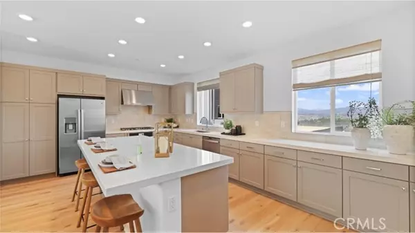 Valencia (santa Clarita), CA 91381,26711 Laurel Mountain Loop