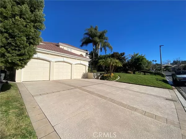 23 Oakbrook, Laguna Hills, CA 92679