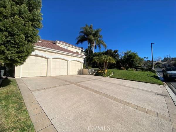 23 Oakbrook, Laguna Hills, CA 92679