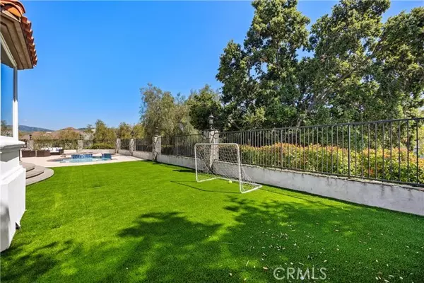 Laguna Hills, CA 92679,23212 Via Celeste