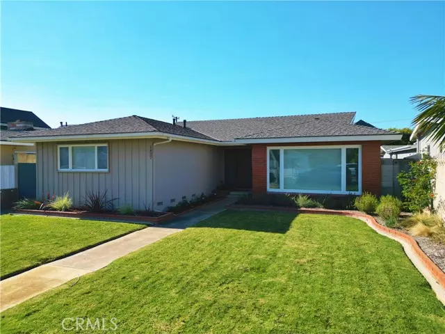 1837 Pine Street, Huntington Beach, CA 92648