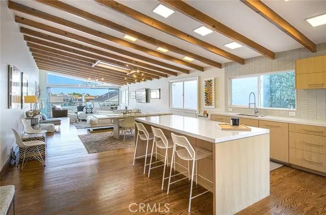 Corona Del Mar (newport Beach), CA 92625,308 Poppy Avenue