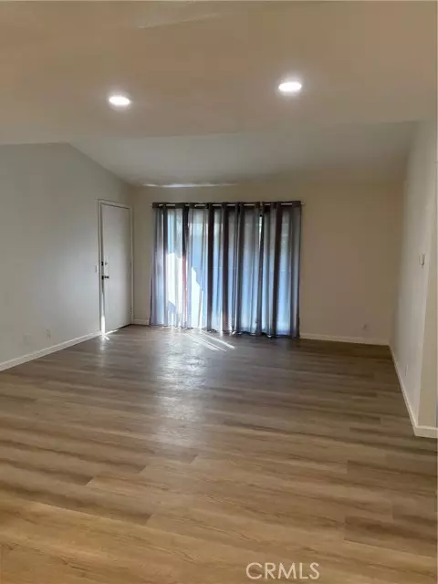 Lake Forest (el Toro), CA 92630,23266 Orange Avenue #6