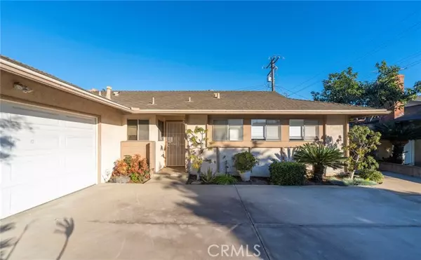 Huntington Beach, CA 92647,15462 Victoria Lane