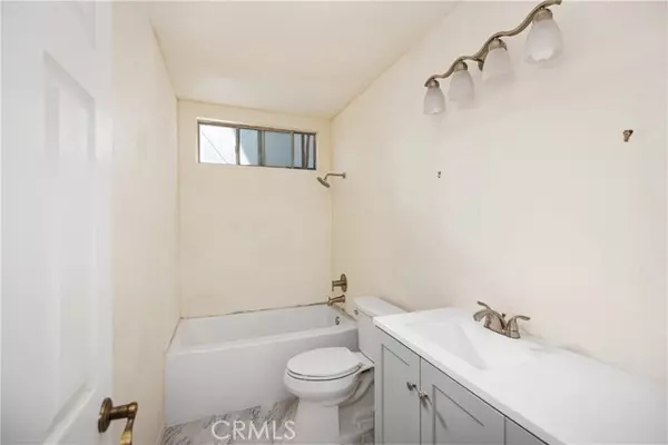 Lake Forest (el Toro), CA 92630,23976 Carmel Drive