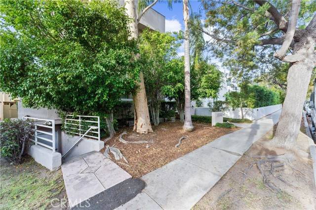 1630 Berkeley Street #3, Santa Monica, CA 90404