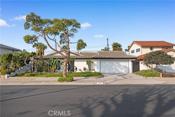 8211 Mary Circle, Huntington Beach, CA 92646