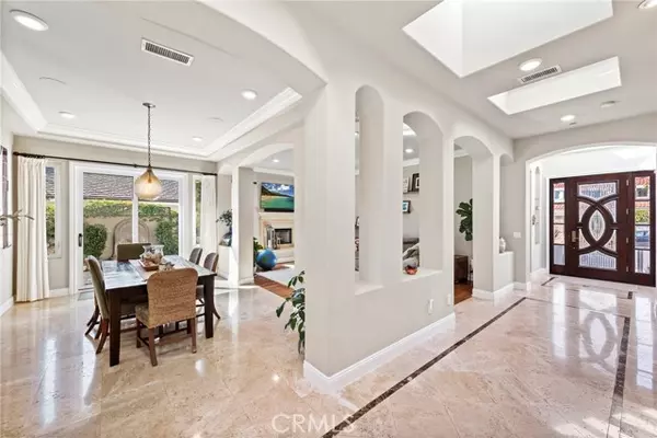 San Clemente, CA 92672,203 Calle Potro