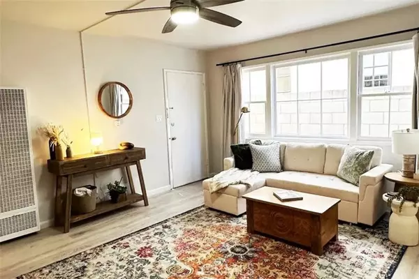 Long Beach, CA 90803,5267 E Ocean Boulevard #2