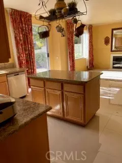 Irvine, CA 92606,12 Del Cambrea