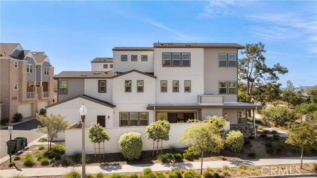 751 Benchmark, Irvine, CA 92618