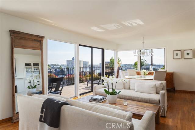 Newport Beach, CA 92663,231 Santa Ana Avenue