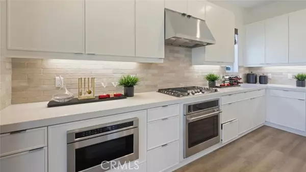 Irvine, CA 92618,432 Loon