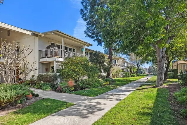 Laguna Woods, CA 92637,15 Via Castilla #Q