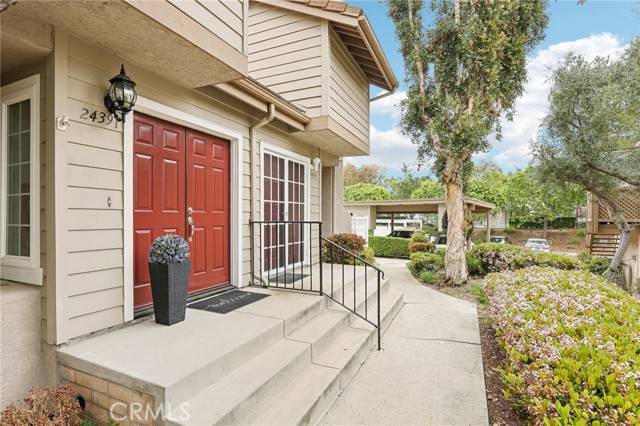 24391 Hillsdale Avenue #17,  Laguna Hills,  CA 92653