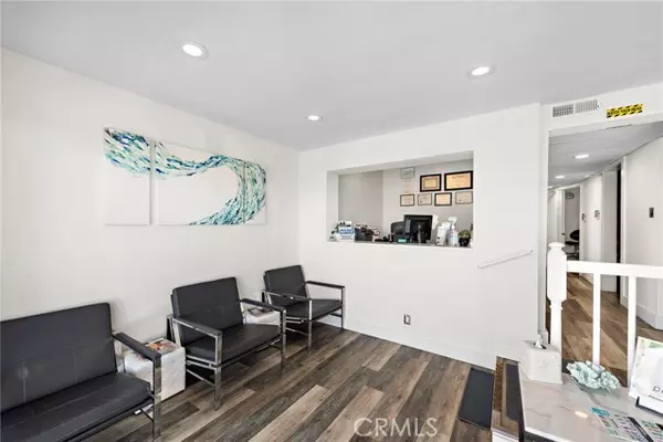 San Clemente, CA 92672,133 Avenida Granada