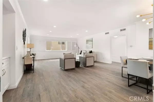 Toluca Lake (los Angeles), CA 91602,4445 Cartwright Avenue #207