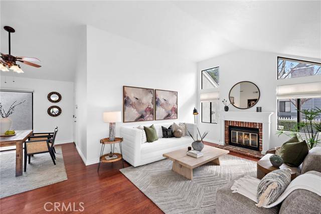 40 Summerfield #19, Irvine, CA 92614