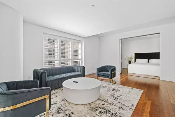 Los Angeles, CA 90028,6250 Hollywood Boulevard #4M