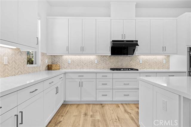 Irvine, CA 92618,102 Yugen