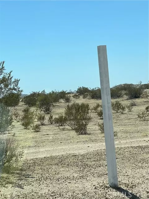 8 Debbie, California City, CA 93505