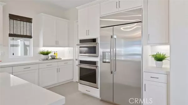 Valencia (santa Clarita), CA 91354,29635 Corte Ballenas