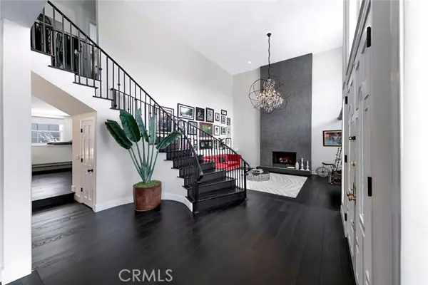 Los Angeles, CA 90046,2509 Apollo Drive