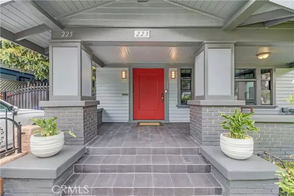 Los Angeles, CA 90004,223 N St Andrews Place