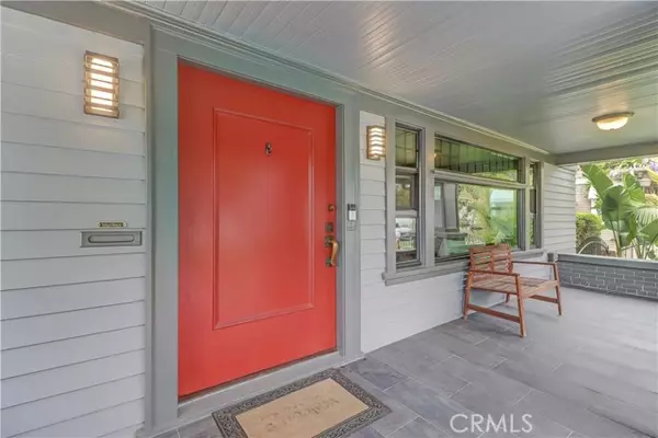 Los Angeles, CA 90004,223 N St Andrews Place