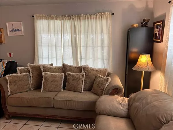 Corona, CA 92882,1214 E Street