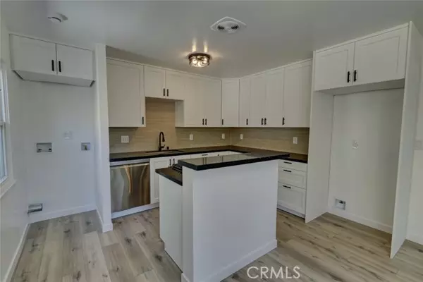 Huntington Beach, CA 92646,18862 Carolyn Lane