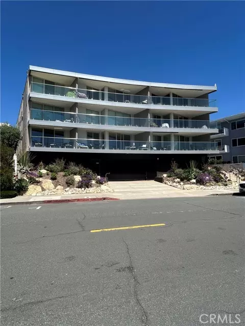 Laguna Beach, CA 92651,530 Cliff Drive #102
