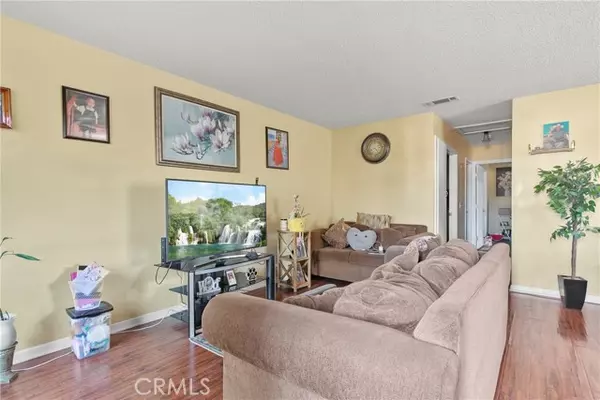 Santa Ana, CA 92704,2612 W Northwood #40