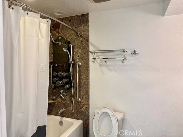Irvine, CA 92620,4082 Blackfin Avenue