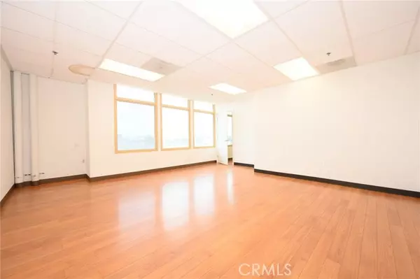 Fountain Valley, CA 92708,17971 Euclid Street