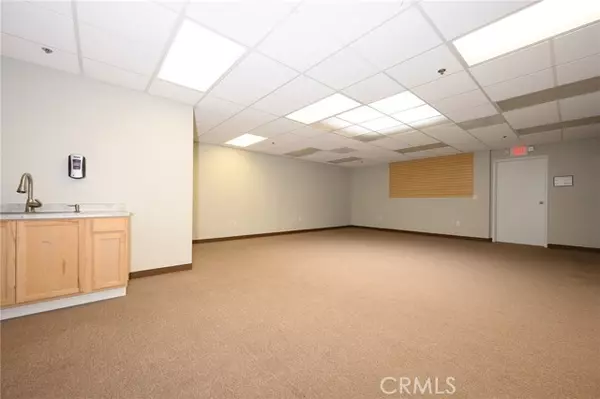 Fountain Valley, CA 92708,17971 Euclid Street