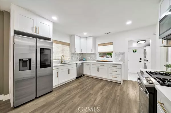 1026 W 3rd Street, Santa Ana, CA 92703