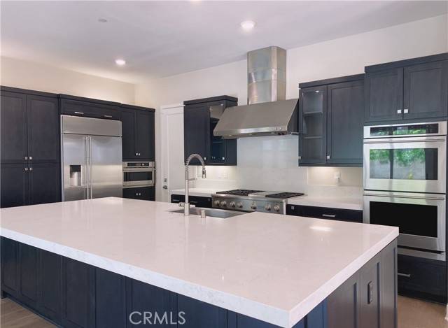 Irvine, CA 92618,99 Swift