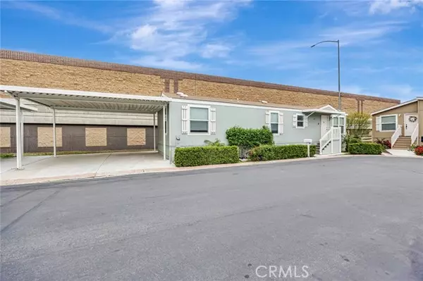 Corona, CA 92882,995 Pomona Road #65