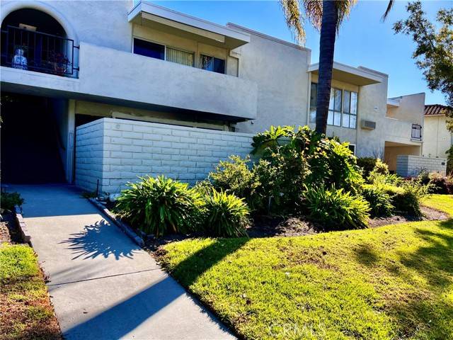 2328 Via Mariposa #B, Laguna Woods, CA 92637